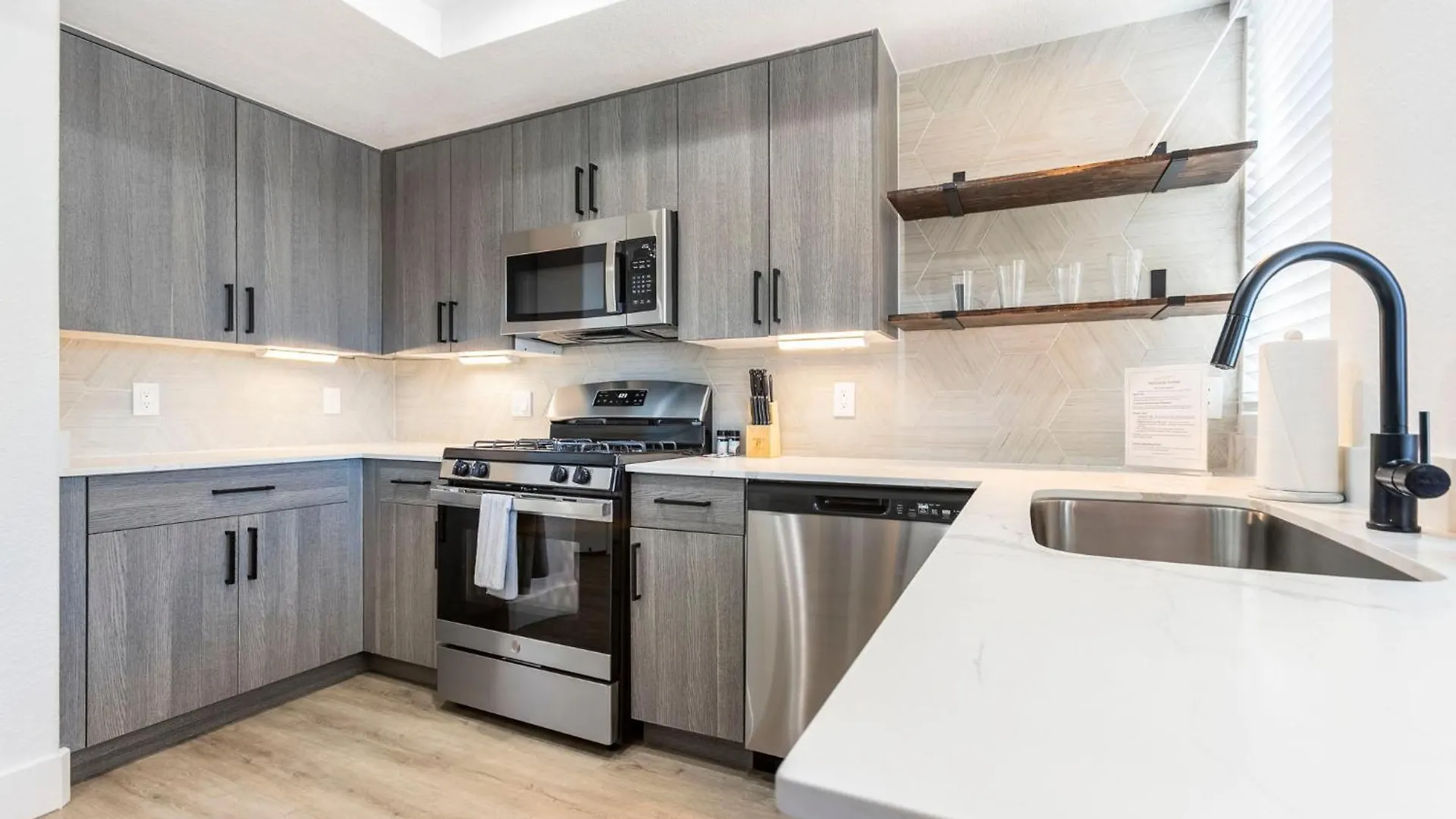2Br Cozysuites At Kierland Commons With Pool #10 Scottsdale 0*,  USA